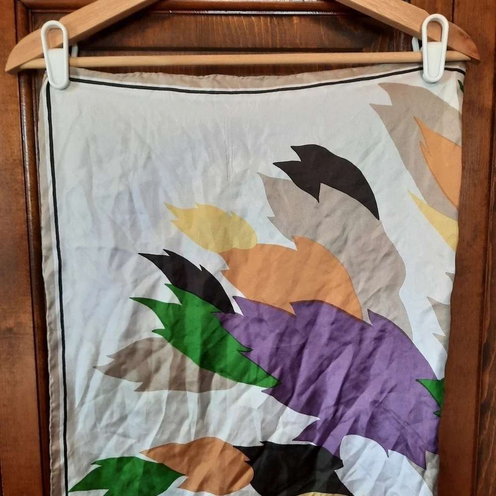 Vintage 100% Silk Hand Rolled Hem Mod Geometric Print Pattern Scarf